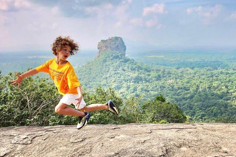 From Colombo: Dambulla, Sigiriya, and Jeep Safari Day Trip
