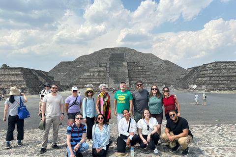 Excursion à Teotihuacan, Basilique et dégustation de Mezcal.