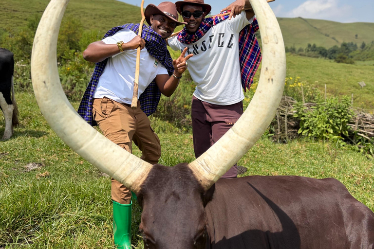 From Kigali: Bigogwe Cow Experience, Hiking & farm with Meal