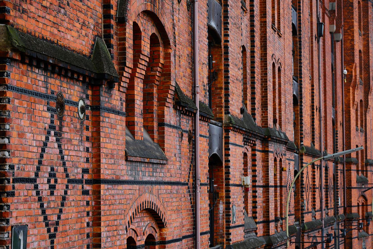 Guided tour of Hamburg's Speicherstadt - warehouse, free port & duty-free Guided tour of Hamburg's warehouse district – warehouses, free port, and duty-free zone