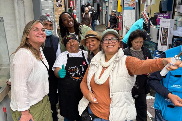 Lima: Barranco Street Food Tour by Tuk-Tuk with 13 Tastings