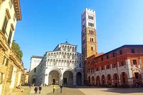 Visita Pisa e Lucca con pranzo in un'azienda vinicola a conduzione familiare