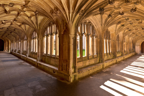 Da Bath: Tour di un giorno di Stonehenge e delle Cotswolds con entrata