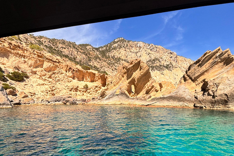 Ibiza: Formentera Boat Tour with Snorkeling and Snacks