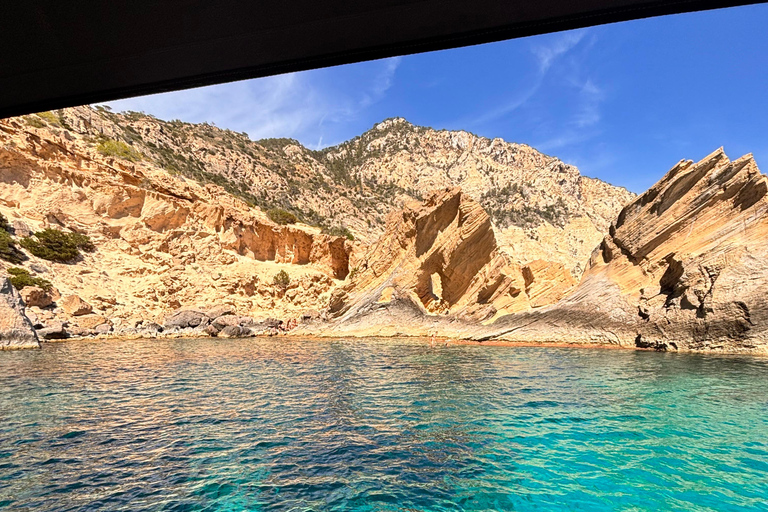 Ibiza: Formentera Boat Tour with Snorkeling and Snacks
