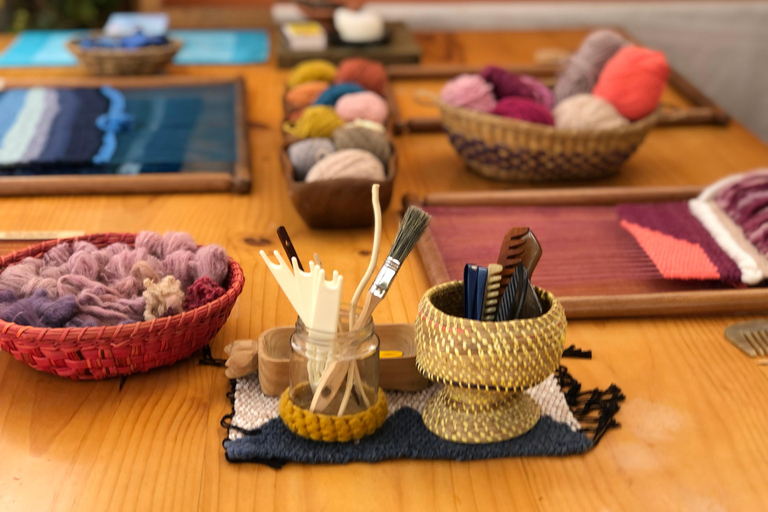 Miraflores: Weaving workshop with Peruvian fibers and a cultural focus