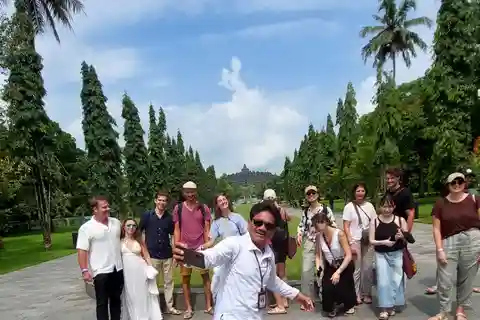 Yogyakarta : Sobe à estrutura de Borobudur e ao templo de Prambanan