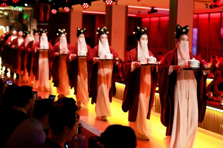 Shanghai: Immersive Han Dynasty Palace Banquet Clothing + Hairstyle + Makeup (excluding meals/photography)