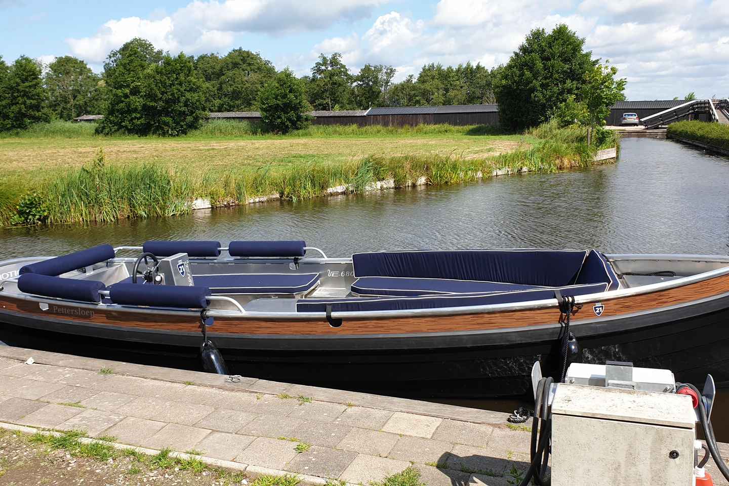 2小时游船租赁：12人舒适畅游