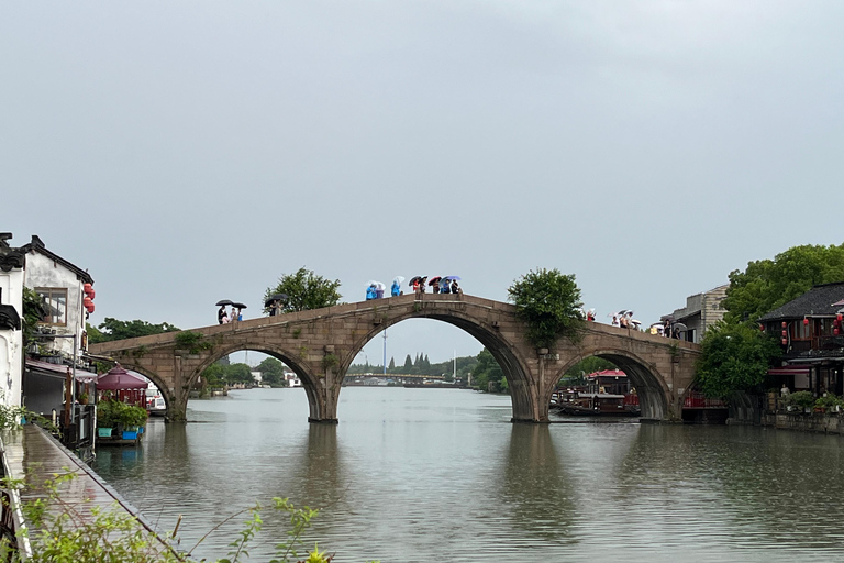 Au départ de Shanghai : Visite de la ville d&#039;eau de Zhujiajiao avec promenade en gondole