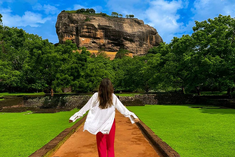 Pasikuda: Sigiriya Rock Fortress, Village, & Safari Tour Transport with Ticket
