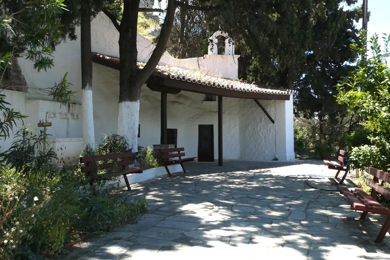 Nafplio: Between Alleys, Secrets, and Vantage Points Nafplio: alleys, secrets and viewpoints