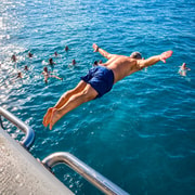 Málaga: 1.5 Hour Daytime Cruise with Swimming Stop