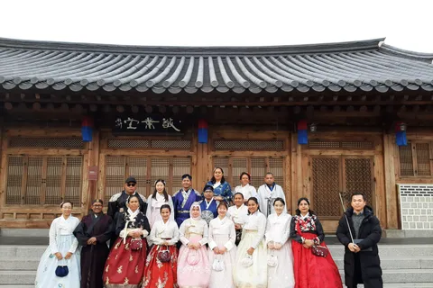 Z Seulu: wioska Jeonju Hanok i świątynia Maisan Tapsa
