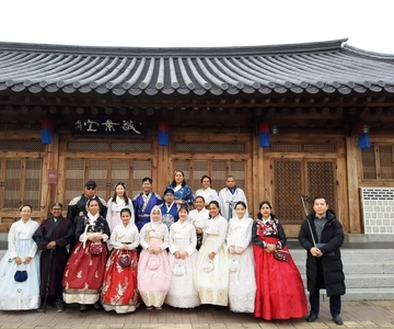 From Seoul: Jeonju Hanok Village and Maisan Tapsa Temple