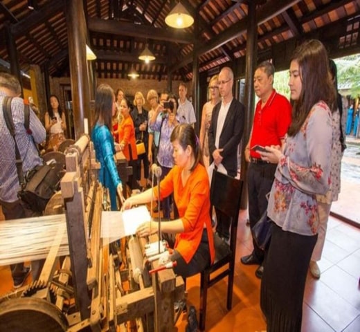 Discover Traditional Silk Process in Hoi An Silk Village