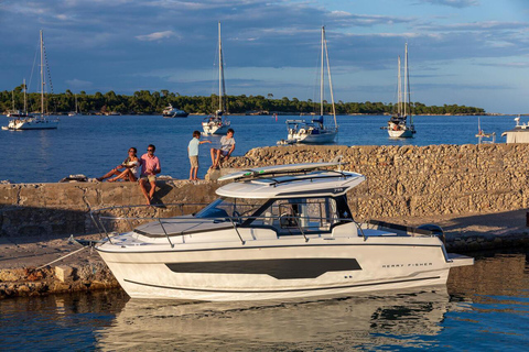 Labuan Bajo: Private Yacht Komodo-Inseln &amp; Manta-SchnorchelnPrivate Yachttour am Vormittag (13:00–19:00 Uhr) – Maximal 6 Gäste