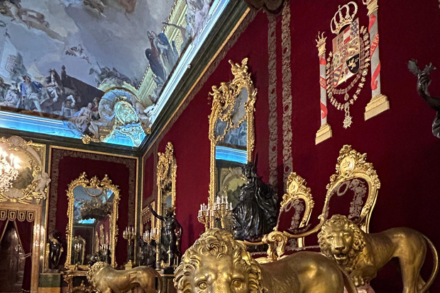 Madrid: Guidad tur i Palacio Real de Madrid i liten grupp eller privat
