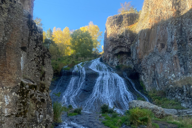 Yerevan: 2-Day Waterfalls and Nature Tour