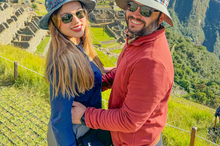 Machu Picchu: Circuit 2A (Classic Route) + Bus & Local Guide Last-Minute: Circuit 3B with Guide Included