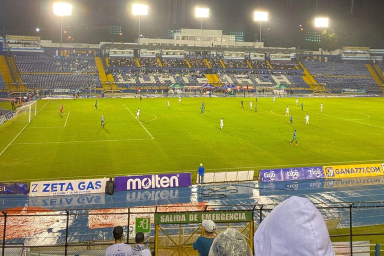 Guatemala City: Mini Guided Tour and Live Football Match