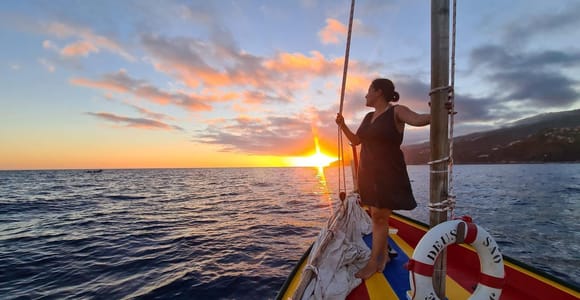 Funchal: Unvergesslicher Sonnenuntergang auf einem typischen Xavelha-Boot