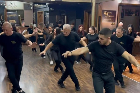 Thessaloniki: Traditional Greek Dance Class with Wine