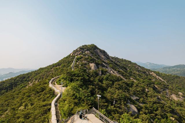 Seoul’s Hidden Fortress Trek: Secret Trail to Seochon Flavor