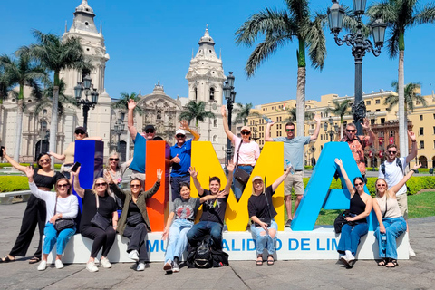 Lima: Small Group City Walking Tour with Catacombs TicketTour with Hotel Pickup