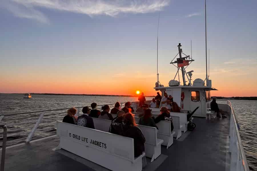 Hyannis: Cocktail-Bootsfahrt bei Sonnenuntergang. Foto: GetYourGuide Hyannis: Cocktail-Bootsfahrt bei Sonnenuntergang. Foto: GetYourGuide