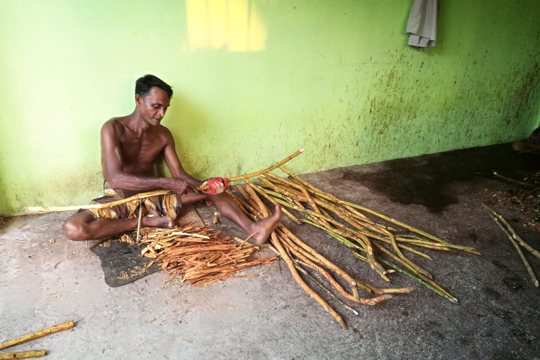 Koggala Lake Private Boat Tour with Dinesh