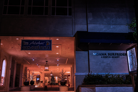 Waikiki Ghosts Boos and Booze Nawiedzony Pub Crawl