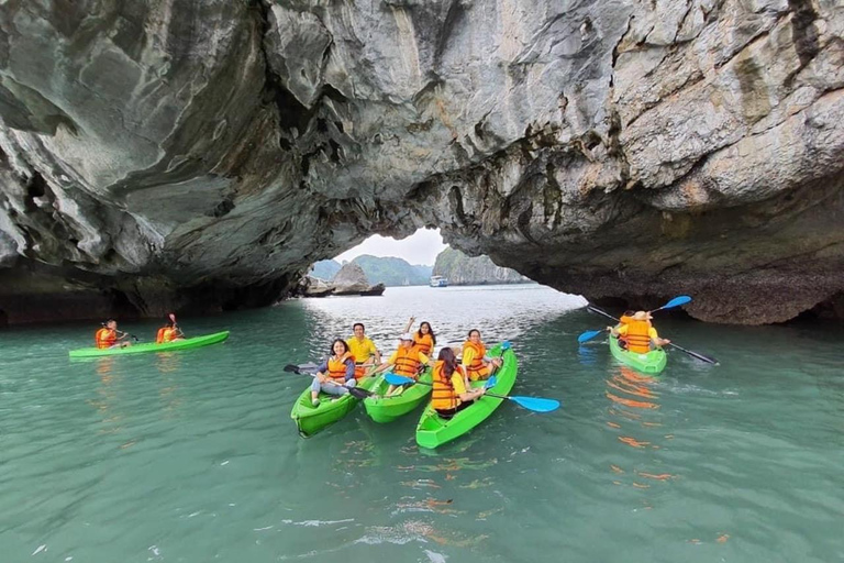 Hanoi: Crociera nella baia di Halong e Lan Ha con trasferimento in limousine