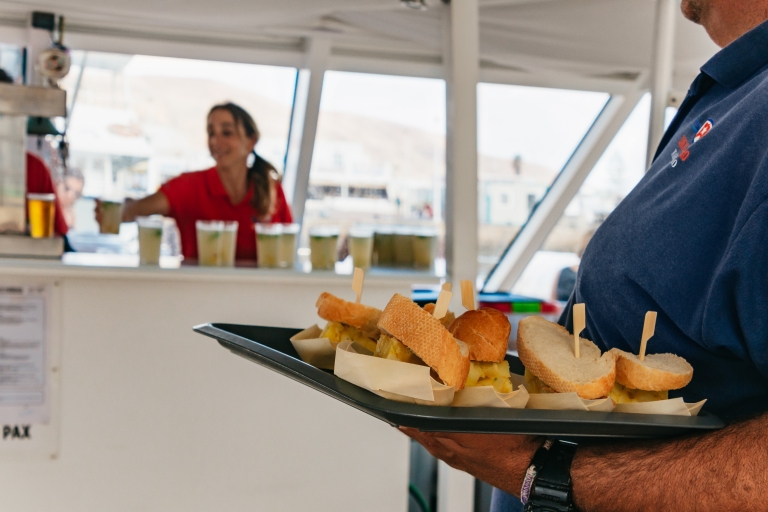 La Graciosa: Rejs na wyspę z lunchem i atrakcjami wodnymiLa Graciosa: Rejs luksusowym katamaranem i świeży lunch