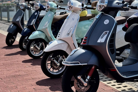 Vespa Guided Tour - Christmas Markets and City lights (2hrs)