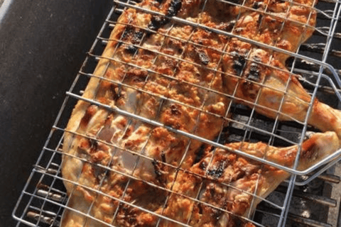 Wadi Rum: Almoço ou Jantar ao Estilo Beduíno com Serviço de BuscaAlmoço beduíno local com chá, café, bebidas geladas e serviço de busca