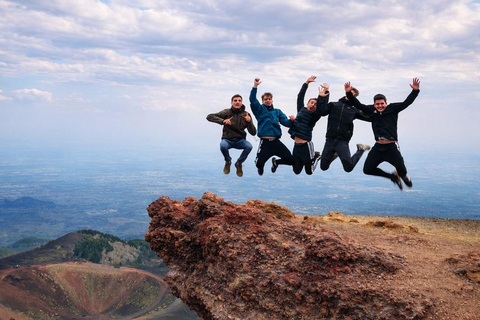 Mt. Etna: Volcano Tour from Catania with Certified Guide and Tasting Etna: Tour from Catania to discover the volcano with a certified guide