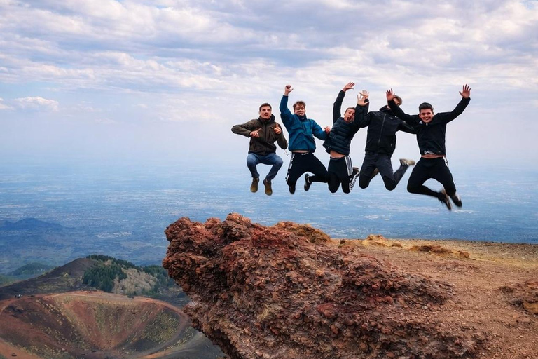 Mt. Etna: Volcano Tour from Catania with Certified Guide and Tasting Etna: Tour from Catania to discover the volcano with a certified guide