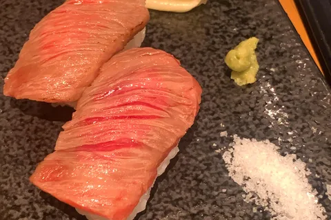 Kobe: Visita a una Fábrica de Sake con degustación y Nigiri de Ternera de Kobe