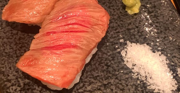 Kobe: Sake-Brauerei-Tour mit Verkostung und Kobe-Rindfleisch-Häppchen