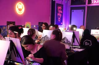 Dublin: Drinks- und Malparty mit Kursleiter (BYOB)