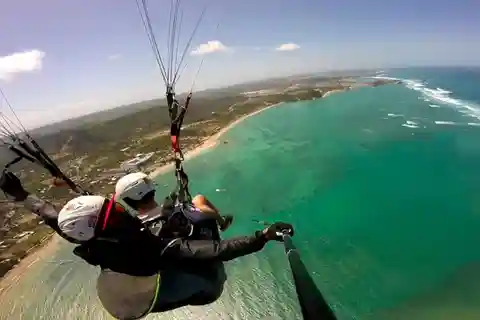 Kuta Lombok : Tandem Paragliding with Pilot & Beach Tour