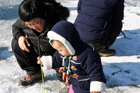 Desde Seúl: pesca en el hielo y cocina tradicional en ChuncheonDesde Seúl: pesca en hielo y cocina tradicional en Chuncheon