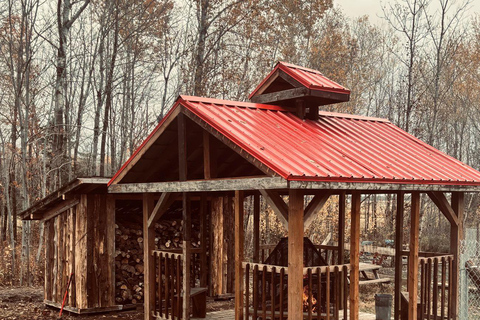 Lévis: Husky Snactuary Visit with Hot or Cold Drink