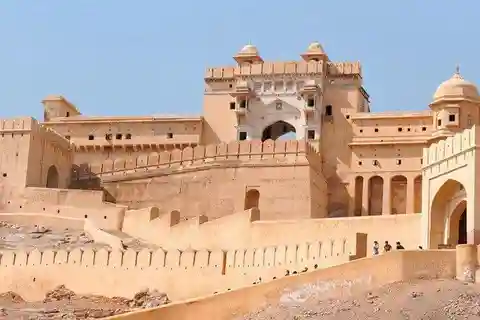 Overnight, Royal Jaipur Tour from Mumbai with Return Flight