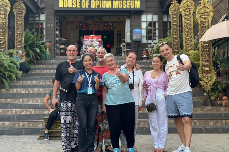 Chiang Rai:Guided Highlights Full-Day Tour-FREE LUNCH BUFFET Experience the Wonders of Chiang Rai with Free Thai Buffet