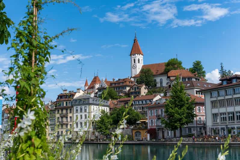 Thun: Express Walk with a Local in 60 minutes