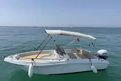 Benalmádena: Boat rentals with no license needed.
