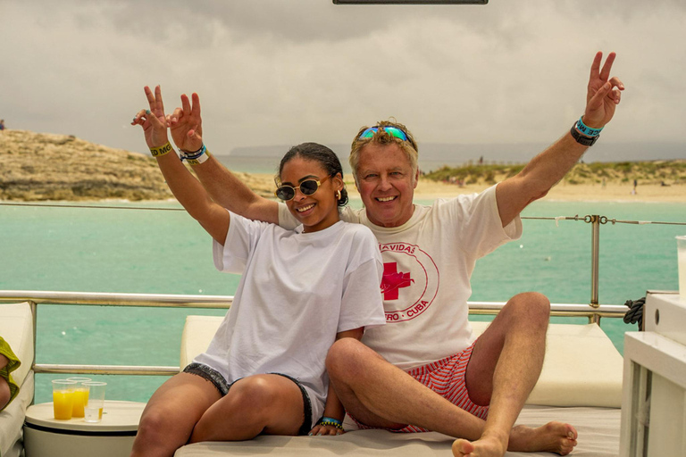 Ibiza: Formentera Boat with Open Bar, 3 meals & Sunset Party ADVANCE: Standard selection of food & open bar option