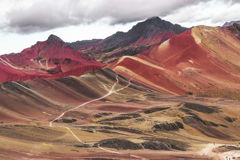 Cuzco: Excursión de un día a la Montaña del Arco Iris y el Valle Rojo con comidas